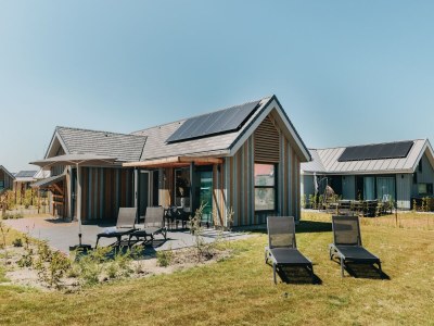 Holiday park Lodge in Zeeland near Nieuwvliet Beach in Nieuwvliet - Holiday park