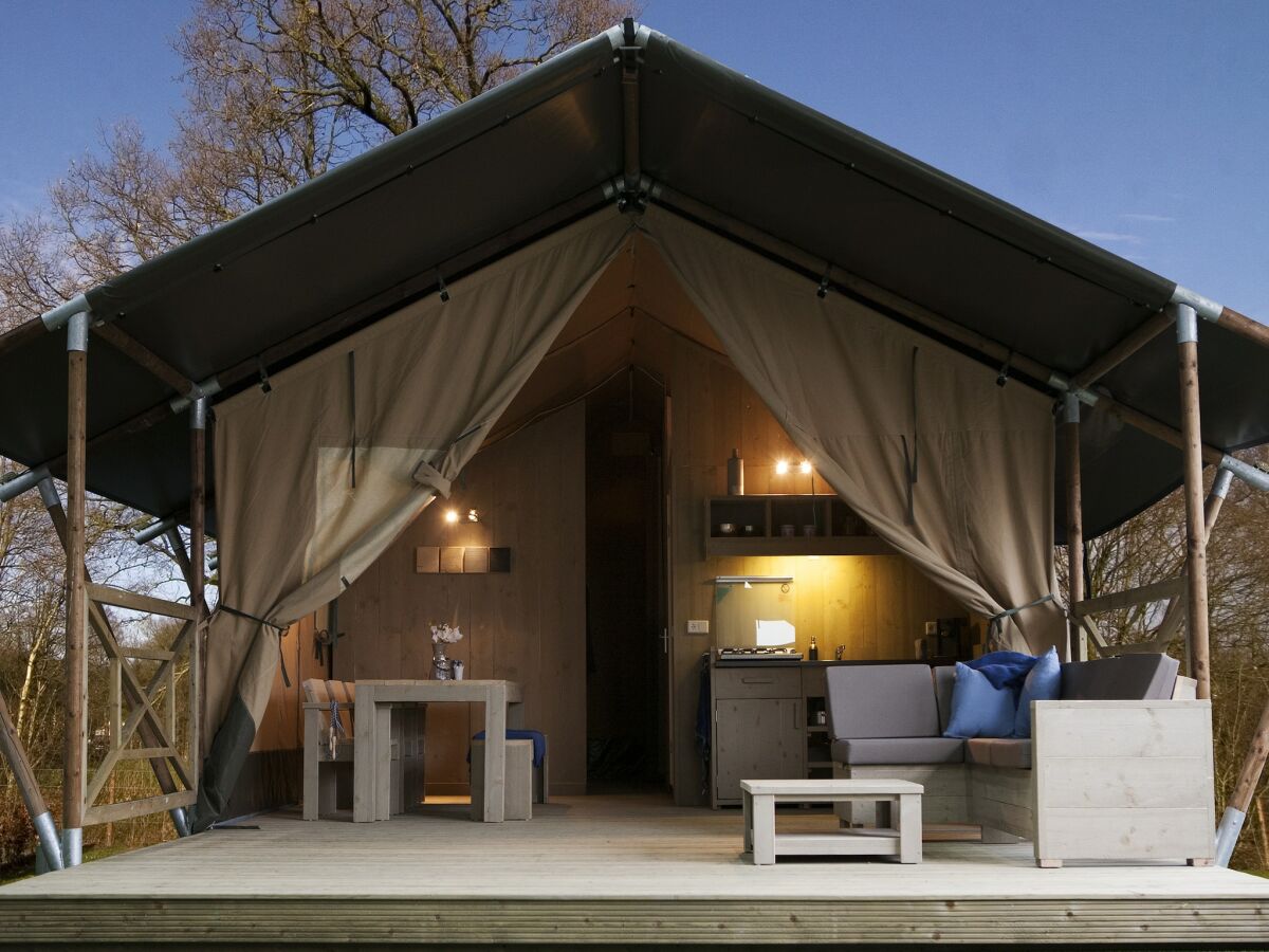 Holiday park Safari-Zelt in den Niederlanden mit Terrasse