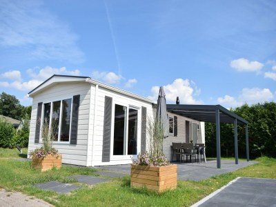 Holiday park Chalet Retreat Near Forest - Holiday park