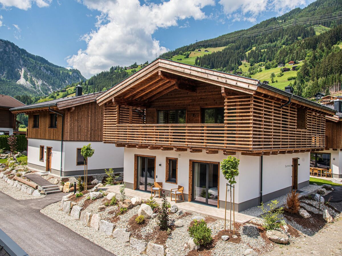 Holiday park Chalet in Wald near Krimml Waterfalls