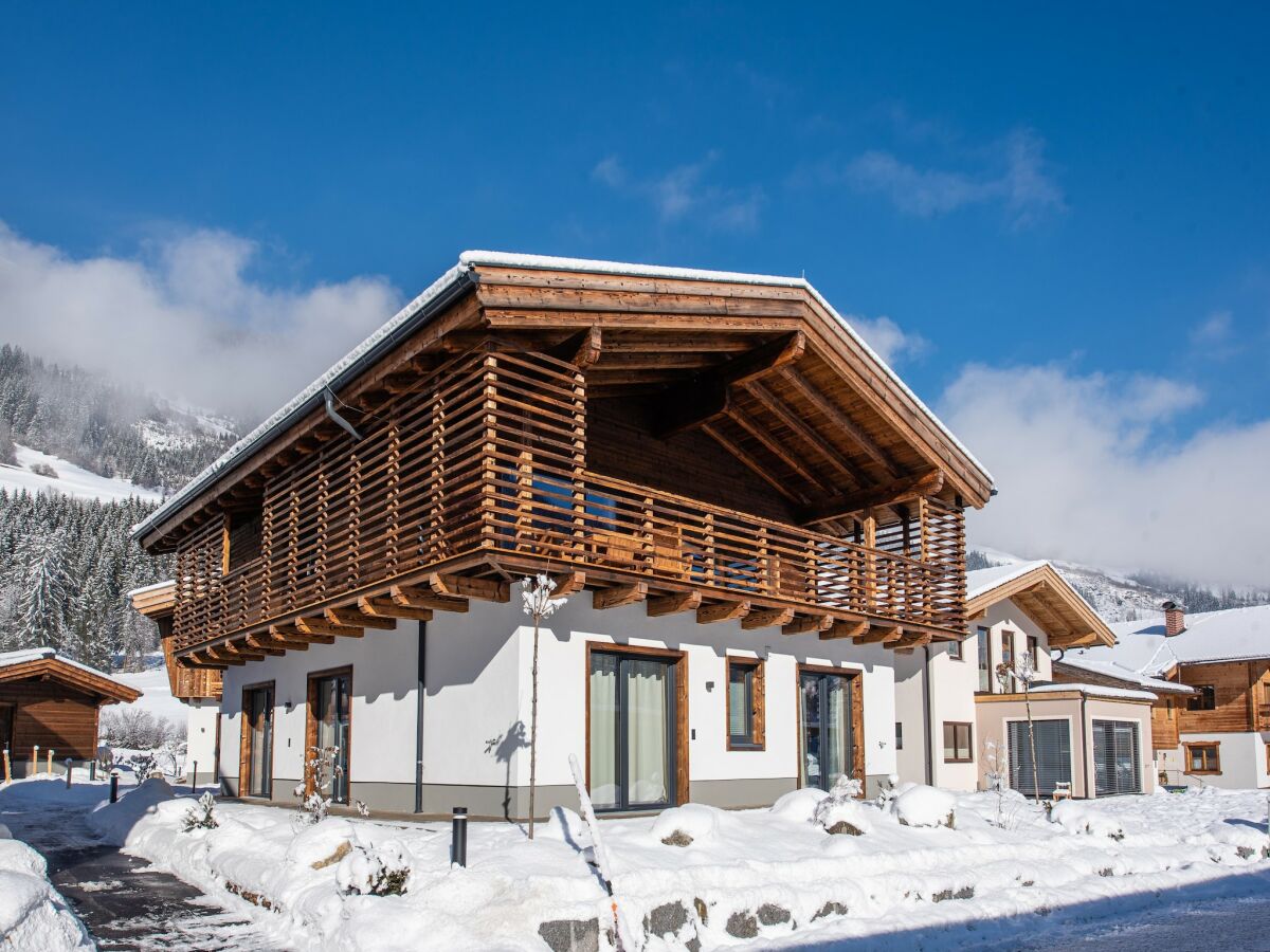 Holiday park Chalet in Wald near Krimml Waterfalls - Outdoor photo 2