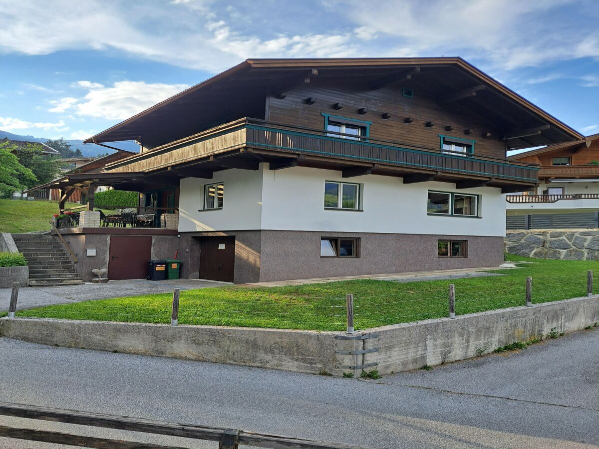 Holiday house Chalet in Fügen near Spieljochbahn - Outdoor photo 5