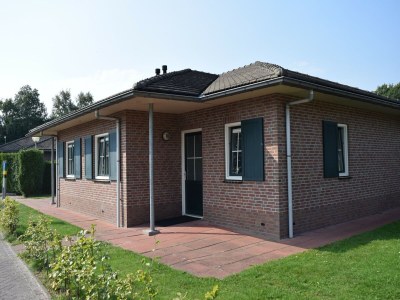 Holiday park Charmanter Gartenurlaub - Outdoor photo 3