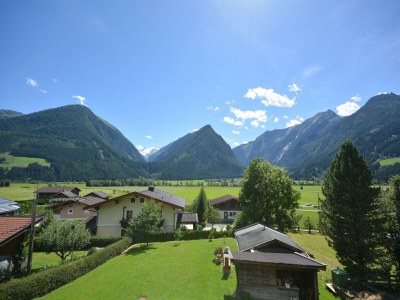 Holiday park Chalet in Neukirchen mit Bergblick - Environment photo 29