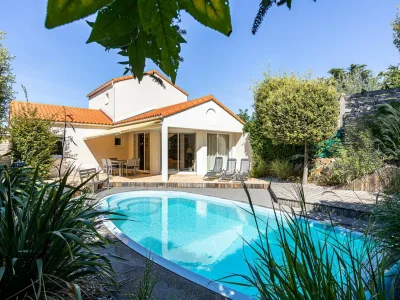 Holiday park Villa in France with Private Pool & Garden in Le Château-d'Olonne - Holiday park