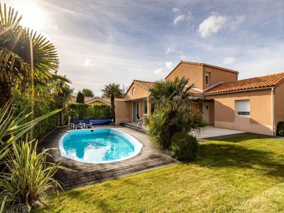 Holiday park Villa in France with Private Pool & Garden - Outdoor photo 25