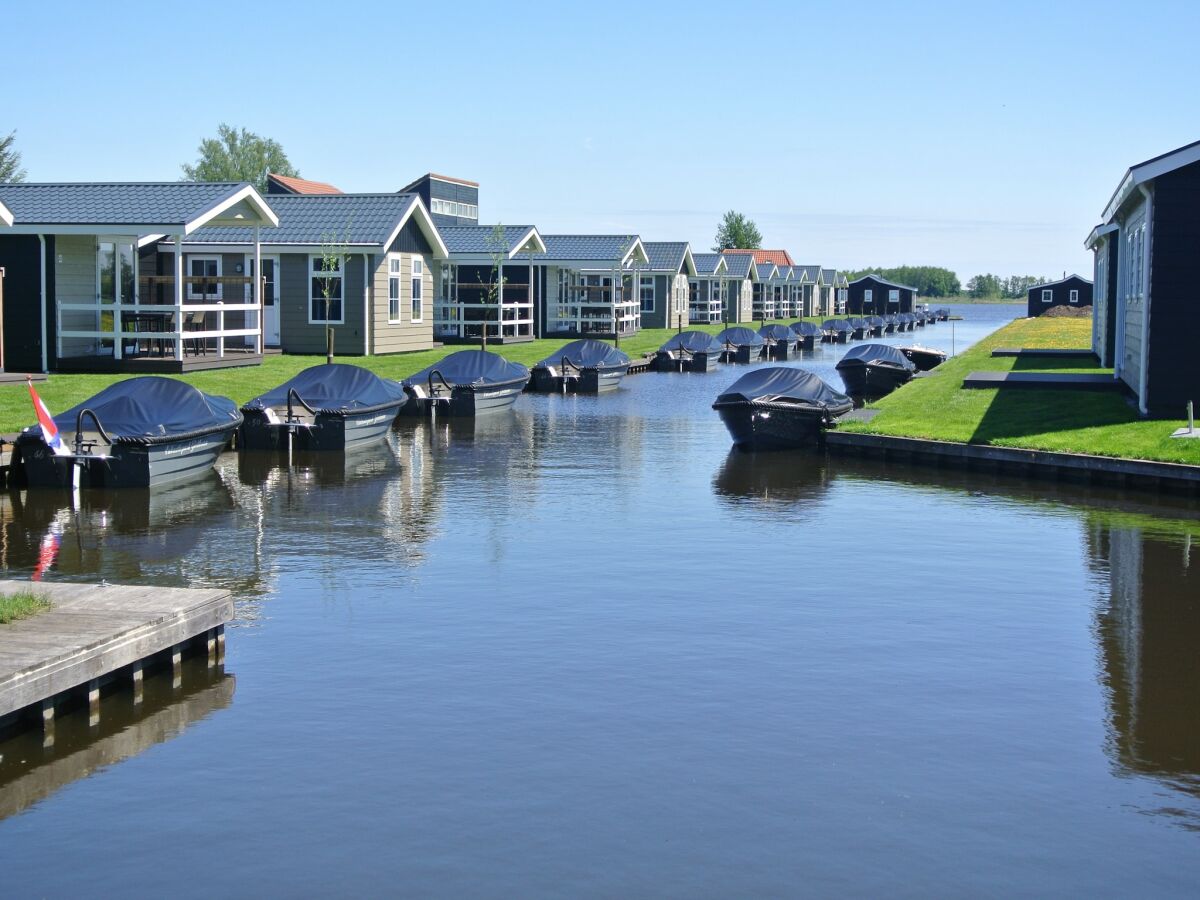 Holiday park Lakeside Cottage with Boat - Outdoor photo 2