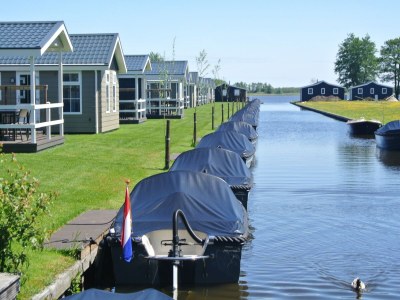 Holiday park Lakeside Cottage with Boat - Outdoor photo 10
