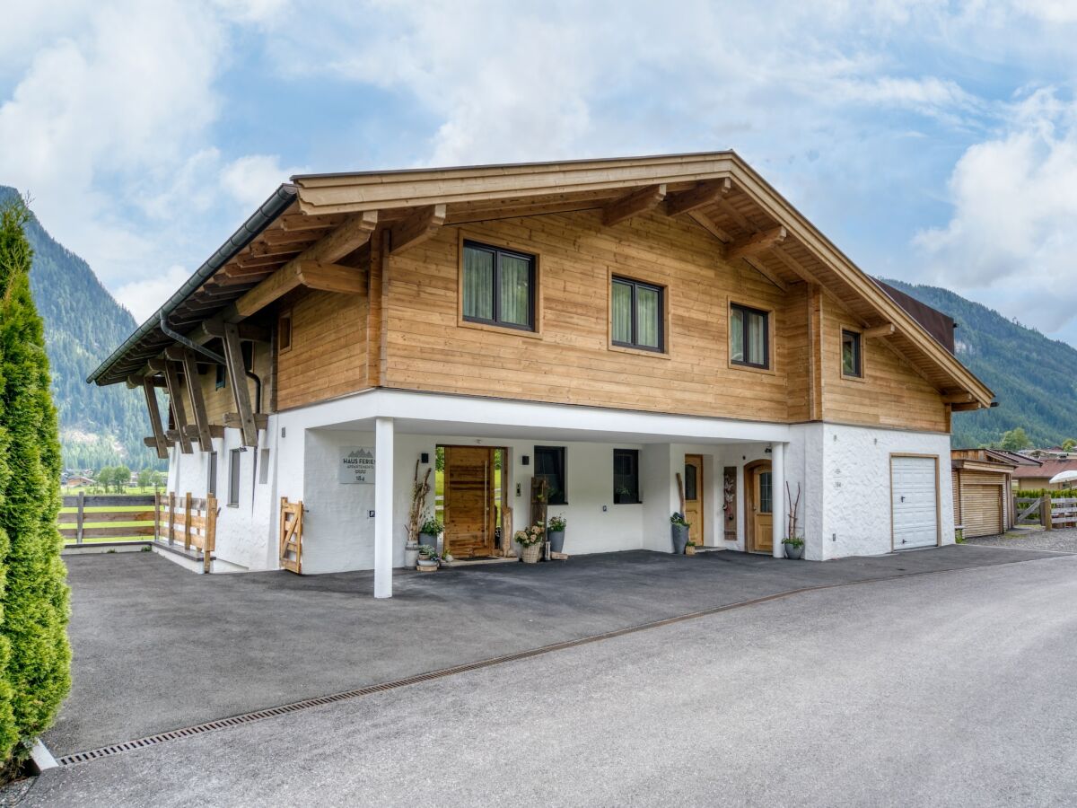 Holiday park Chalet in Neukirchen mit Bergblick - Outdoor photo 5
