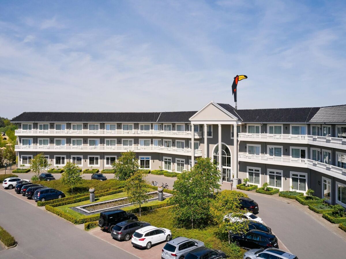 Holiday park Ferienhaus im Van der Valk Resort in Linstow - Outdoor photo 3