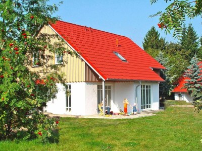 Holiday park Ferienhaus in Wernigerode mit Innenpool - Outdoor photo 2