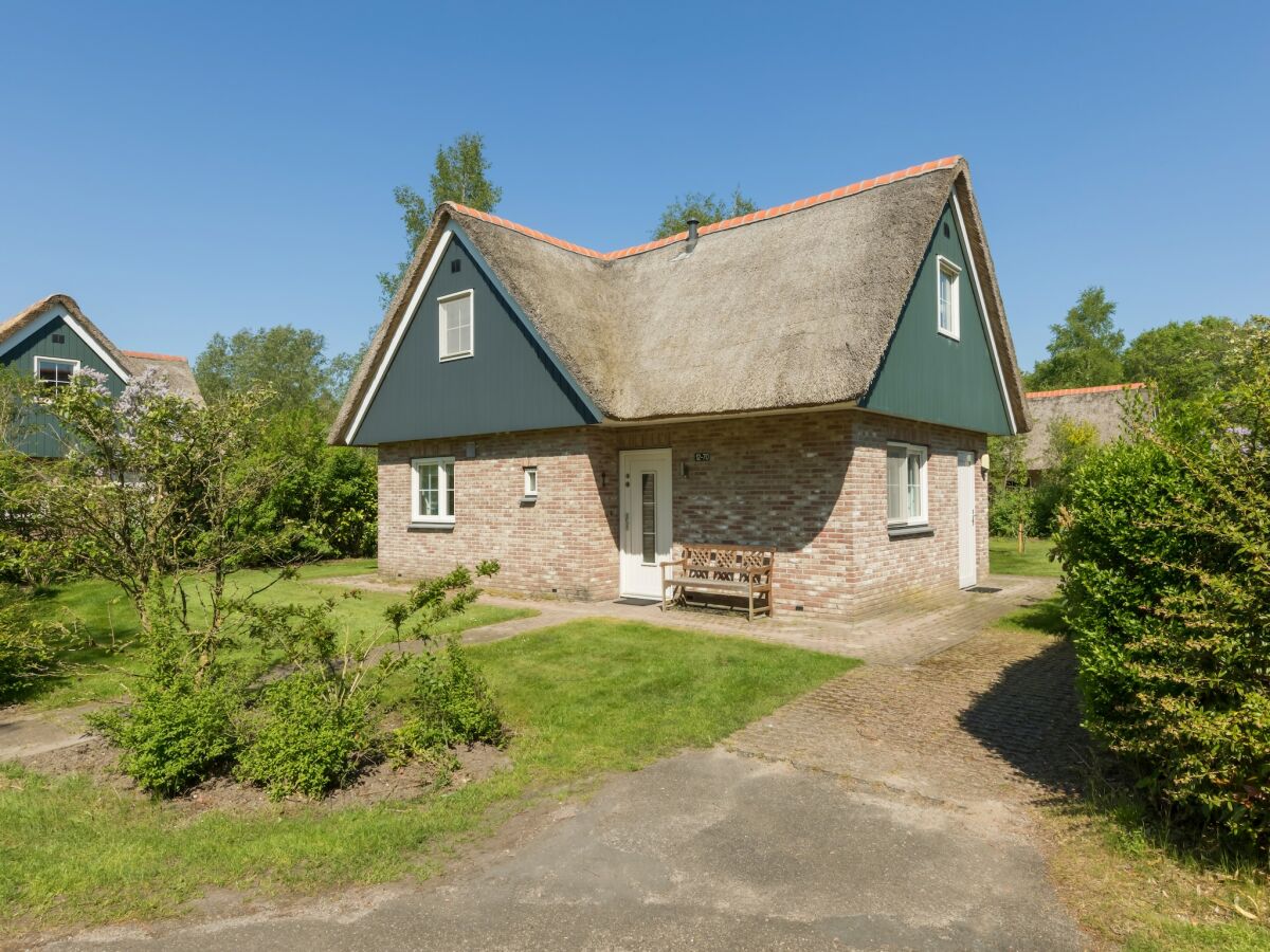 Holiday park Reetgedeckte Villa im Nationalpark