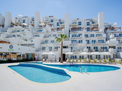 Holiday park Coastal Bliss with Pool - Outdoor photo 2