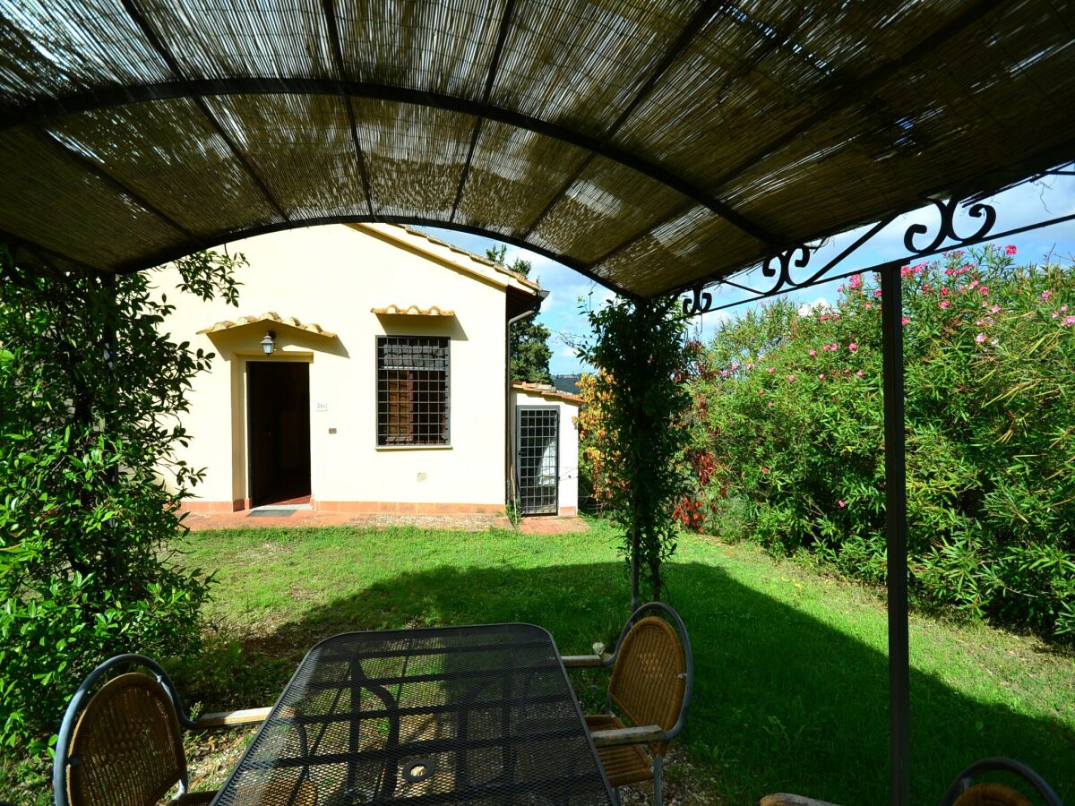 Holiday park Wine Tastings, Hills and Tuscan home
