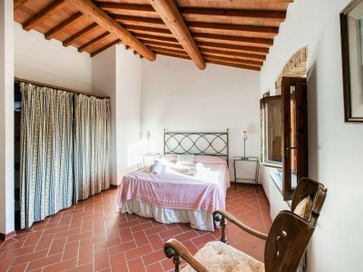 Holiday park Wine Tastings, Hills and Tuscan home - Features photo 24