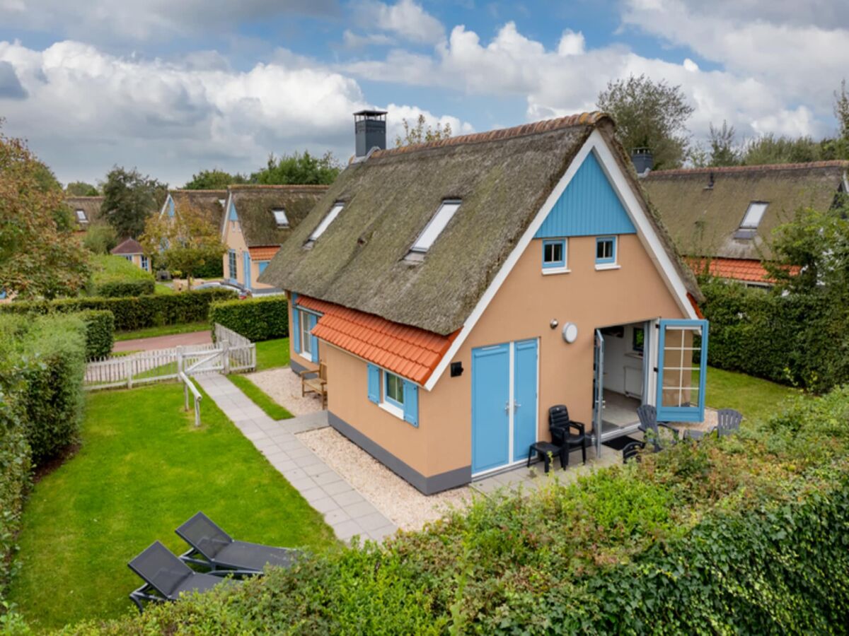 Holiday park Bungalow near Texel Coast with Garden