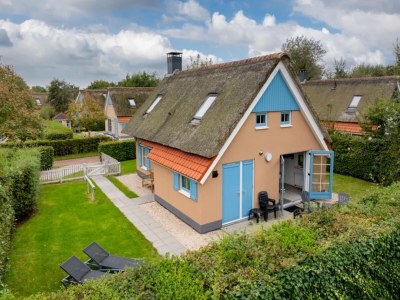 Holiday park Bungalow near Texel Coast with Garden in De Koog - Holiday park