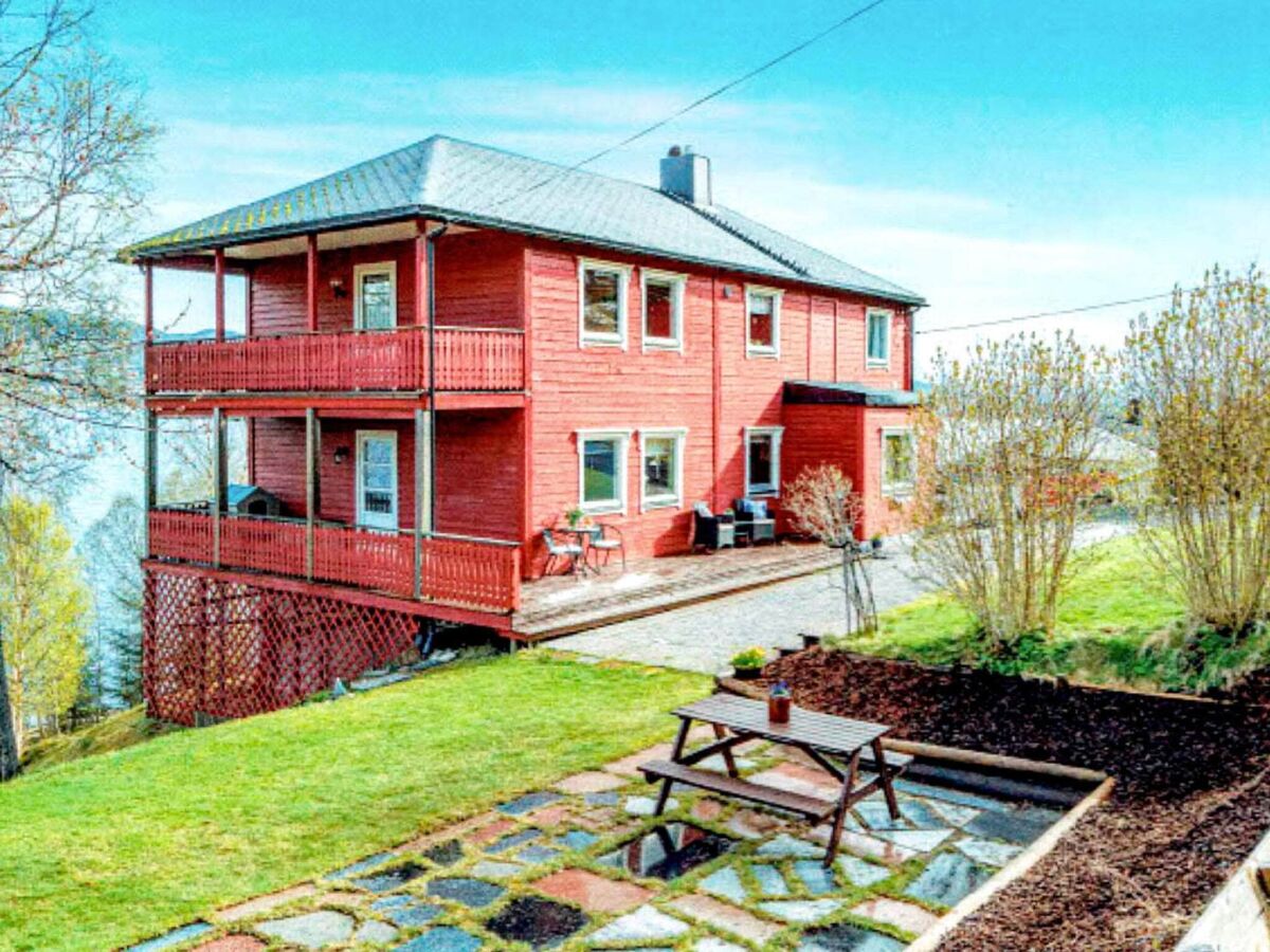 Holiday house 9 person holiday home in KORTGARDEN