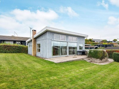 Holiday house 4 person holiday home in Rønde-By Traum - Holiday house