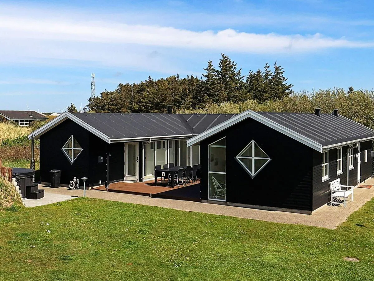 Holiday house 8 person holiday home in Hirtshals-By Traum