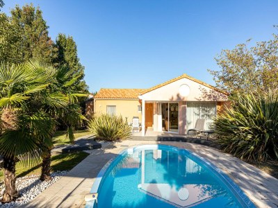 Holiday park Villa in France with Private Heated Pool - Outdoor photo 6
