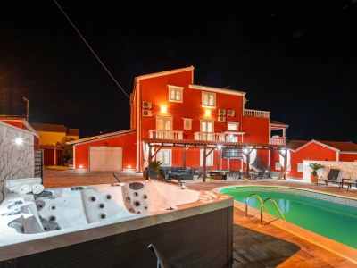 Villa XXXL Villa Ancora with heated pool in Sveti Filip i Jakov - Villa