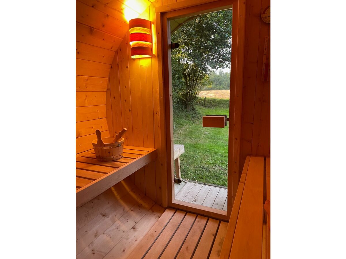 Holiday apartment Ferienwohnung Kuhstall Hasselberg - Outdoor photo 5
