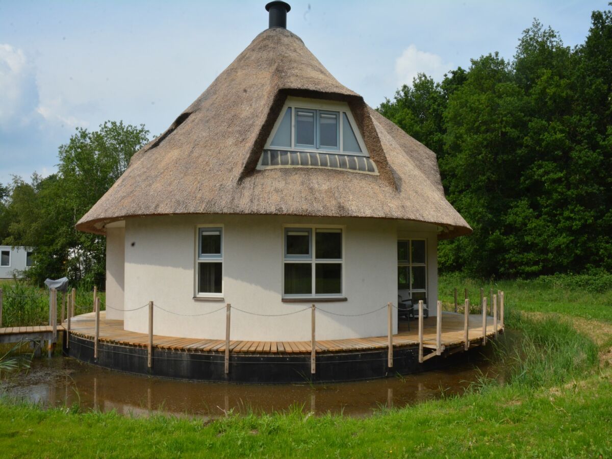Holiday house Unique holiday home in Noordwolde with garden - Outdoor photo 2
