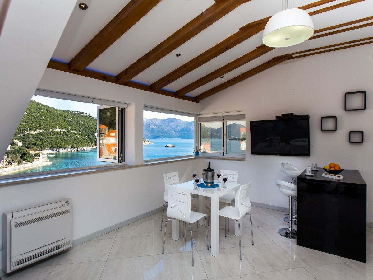 Apartment Mali Skoj Apartment - Two-Bedroom Apartment with Sea View - Features photo 3