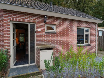 Holiday house Beautiful holiday home in Ermelo with terrace - Outdoor photo 5