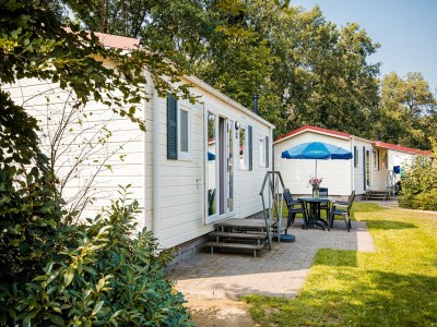 Holiday park Chalet by the Water in Leukermeer - Outdoor photo 3