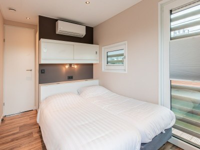 Holiday park Houseboat in Netherlands near Holiday Park - Features photo 9