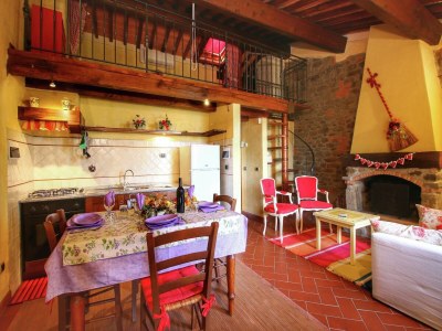 Holiday house Grazioso Agriturismo a Pian di Scò con Barbecue - Features photo 24
