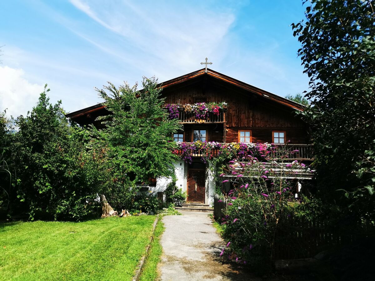 Holiday house Chalet in Saalfelden near Ski Slopes - Outdoor photo 2