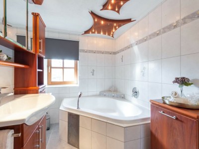 Holiday house Chalet in Saalfelden near Ski Slopes - Features photo 12
