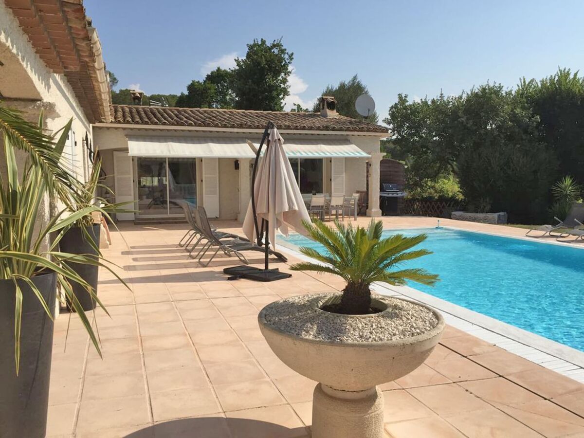 Villa Villa in Puget-sur-Argens mit Pool & Garten - Outdoor photo 3