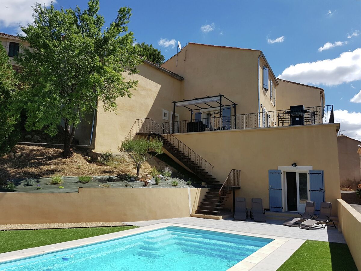 Villa Peaceful Poolside Escape