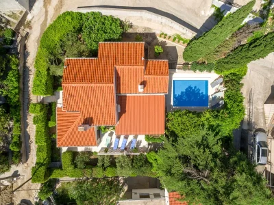Villa Charmante Villa mit privatem Schwimmbad in Dalmatien - Outdoor photo 2