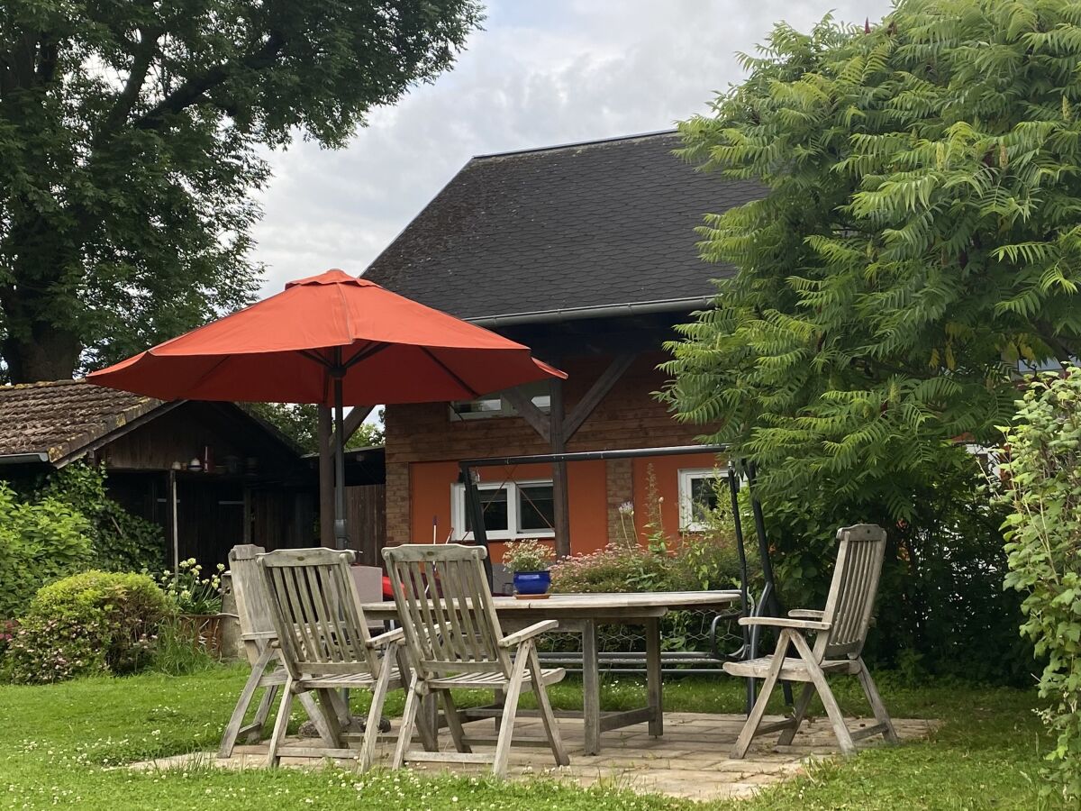 Holiday apartment "Zur Obstwiese" ("At the Orchard") - Outdoor photo 2