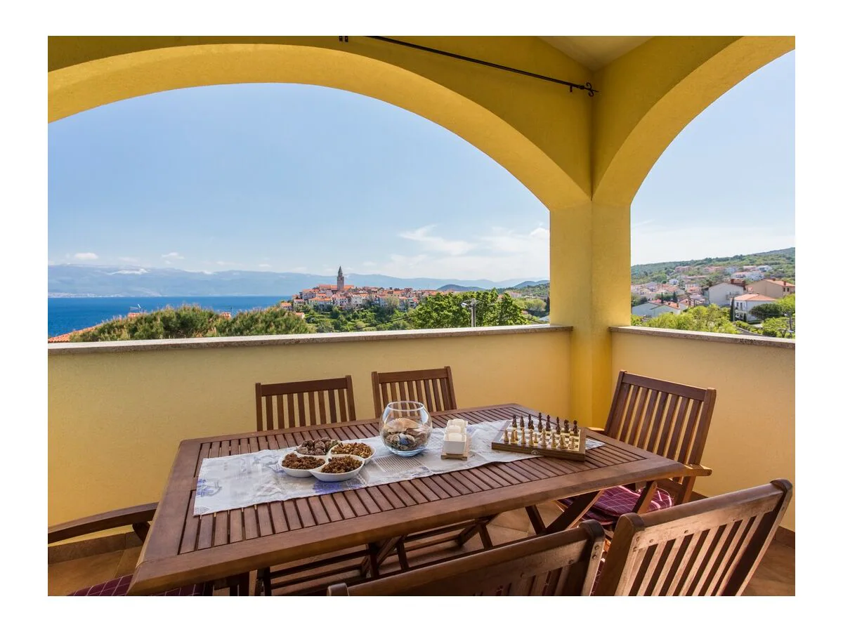 Holiday apartment Ulikva 1 – Meerblick, Spielplatz und hundefreundlich