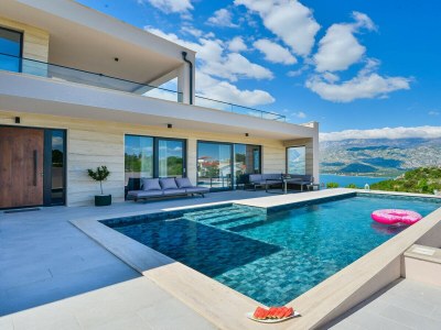 Villa Zariva with pool and panoramic mountain and in Vinjerac - Villa