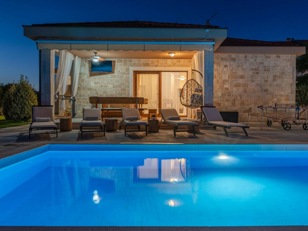 Holiday house Beti with heated pool
