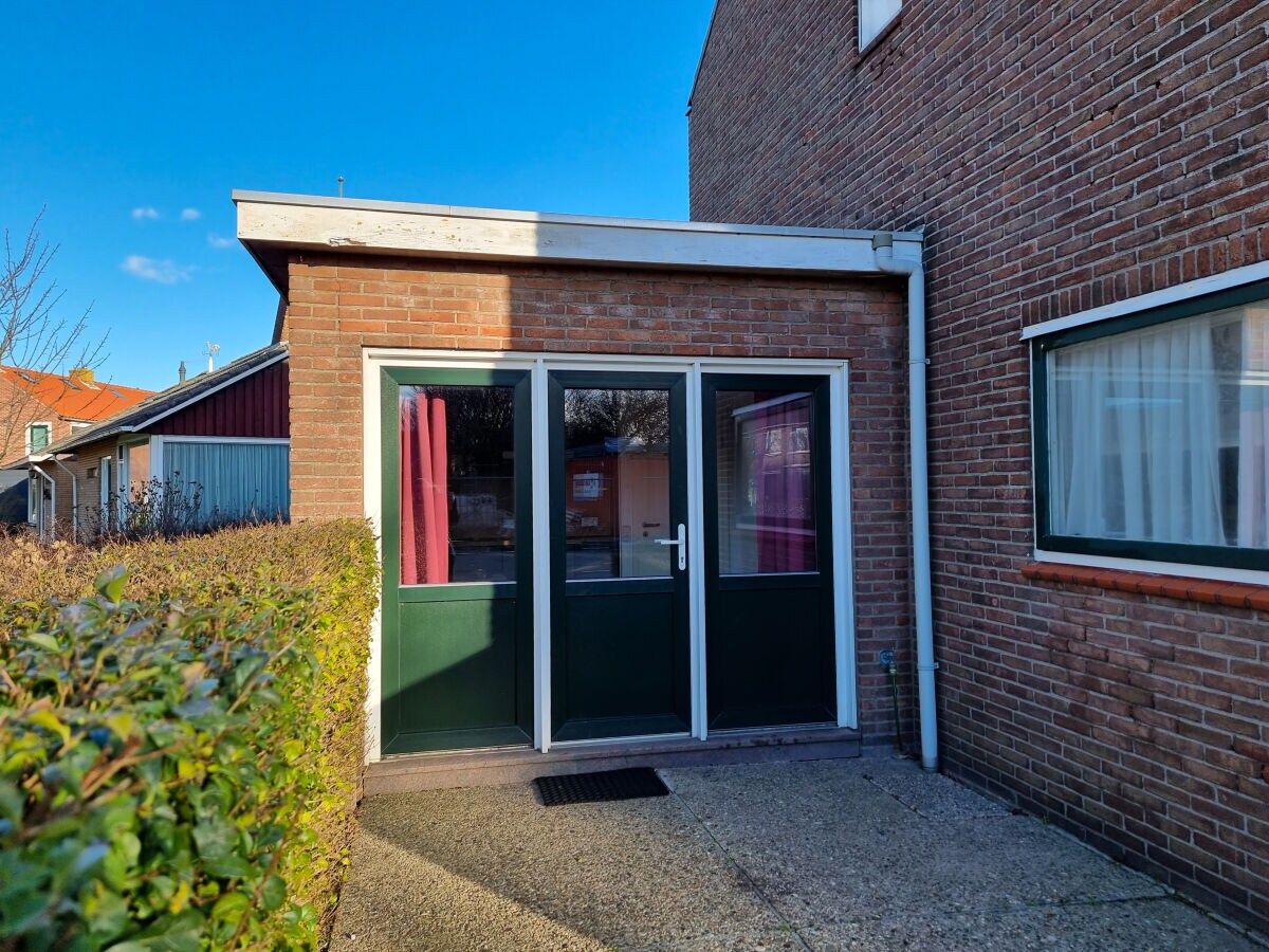 Holiday apartment Charming holiday home in the center of Westkapelle - Outdoor photo 3