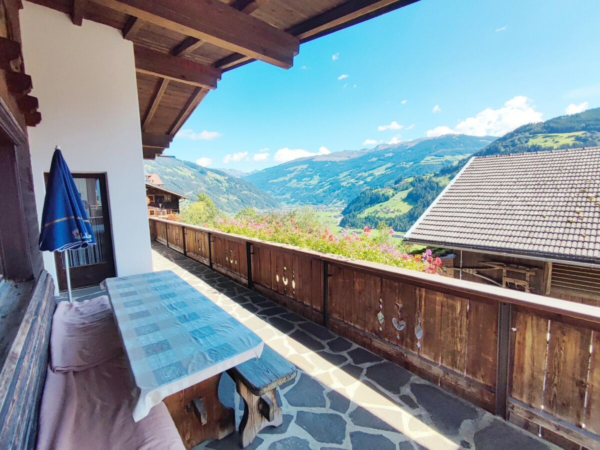Holiday house Chalet in Hippach near Ski Paradise - Outdoor photo 2