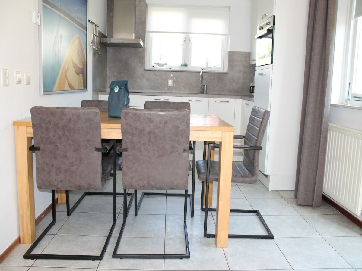 Holiday park Ferienhaus in Zeeland mit Garten