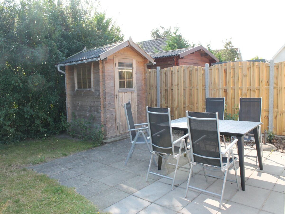 Holiday park Ferienhaus in Zeeland mit Garten - Outdoor photo 3