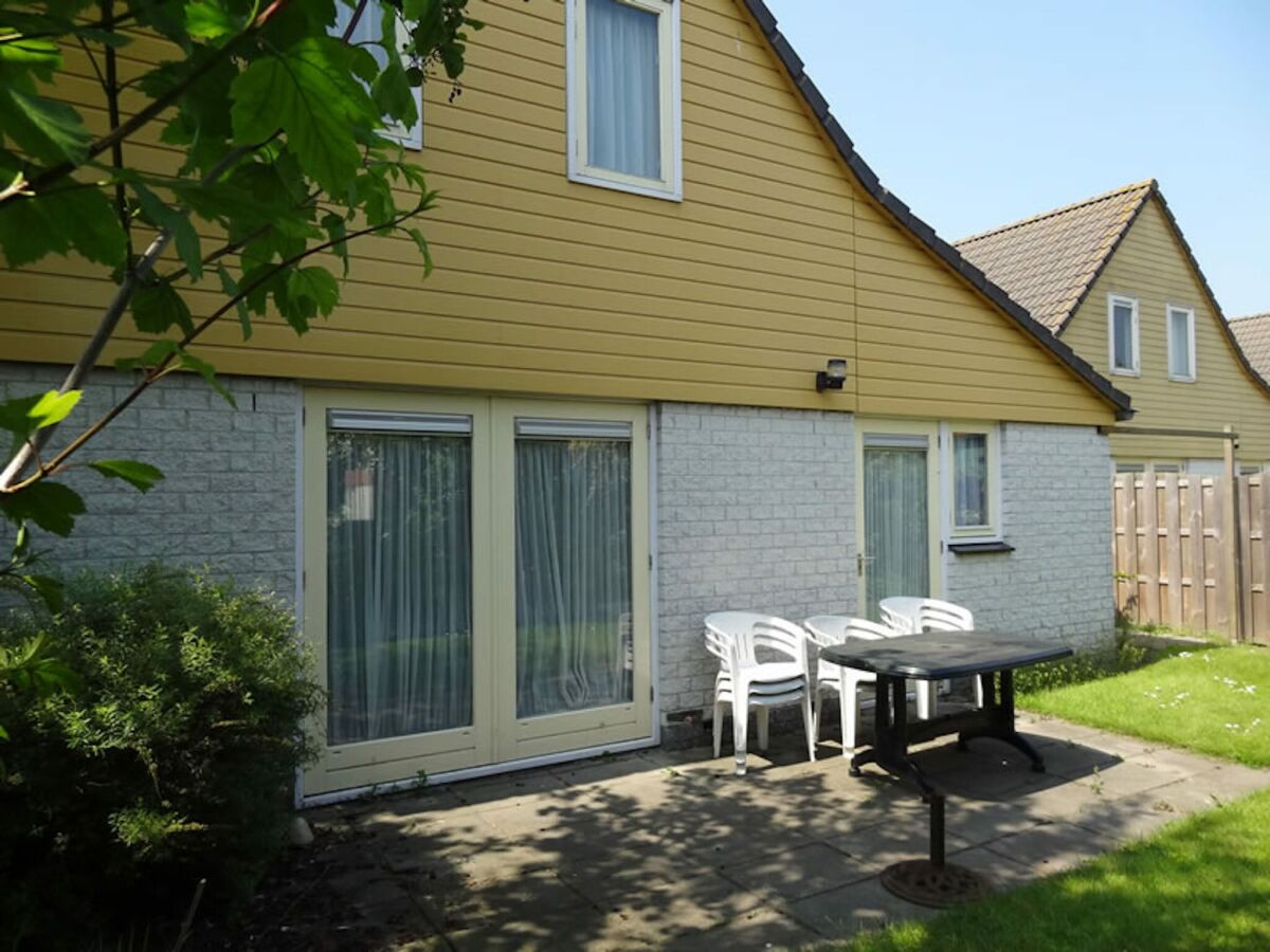 Holiday park Holiday Home in Zeeland near the Sea - Outdoor photo 2