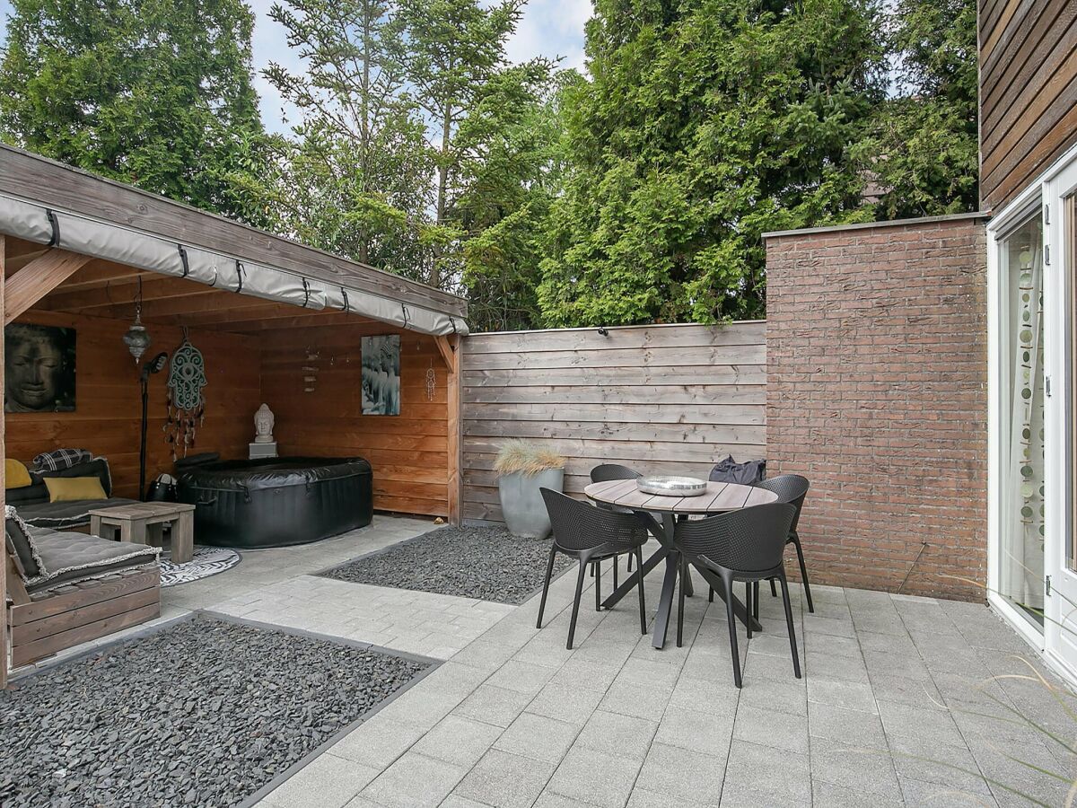 Holiday house Gruppenurlaub mit Fahrrädern und Whirlpool