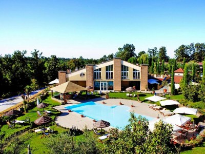 Holiday park Apartment in Vinci with Pool & Wellness - Outdoor photo 8