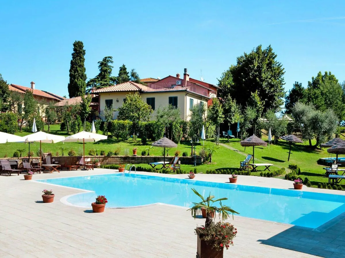 Holiday park Wohnung in Vinci mit Pool & Wellness